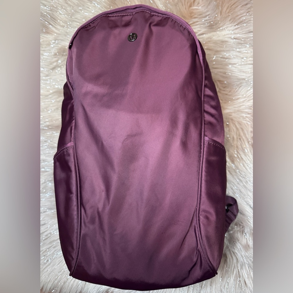 Lululemon out of Range Backpack maroon 20L